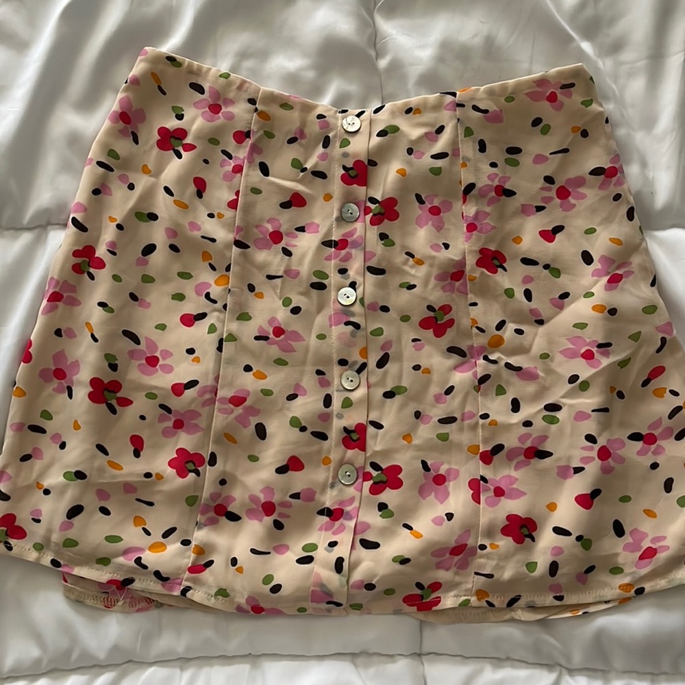 Floral mini skirt